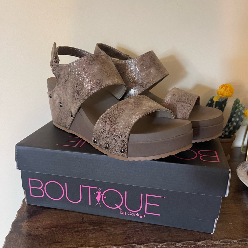 Size 11 Corky Wedge